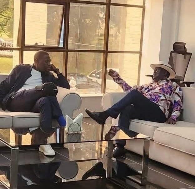 kiprawtich's tweet photo. #ImpeachSakaja welcome to kenya wherebonly the strong make the decisions,Nairobi MCA's demand Raila to leave them on issues with impeaching the dimple boy..........gloria owoba Raila Babu owino Sha https://t.co/VE1So1bKIs