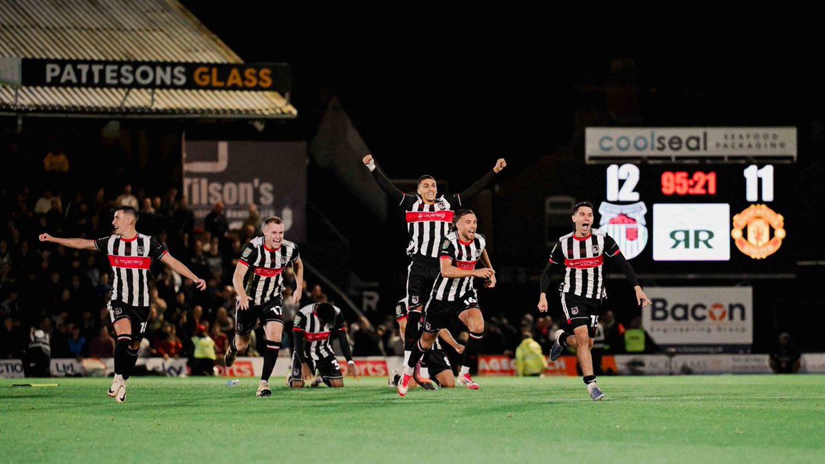 StretfordPaddck's tweet image. 🚨🏆 JUST IN: Grimsby fielded an ineligible player in their Carabao Cup win against United and have been fined as a result.

They missed the deadline to register Clarke Odour by one minute and self-reported the issue to the EFL.

#MUFC