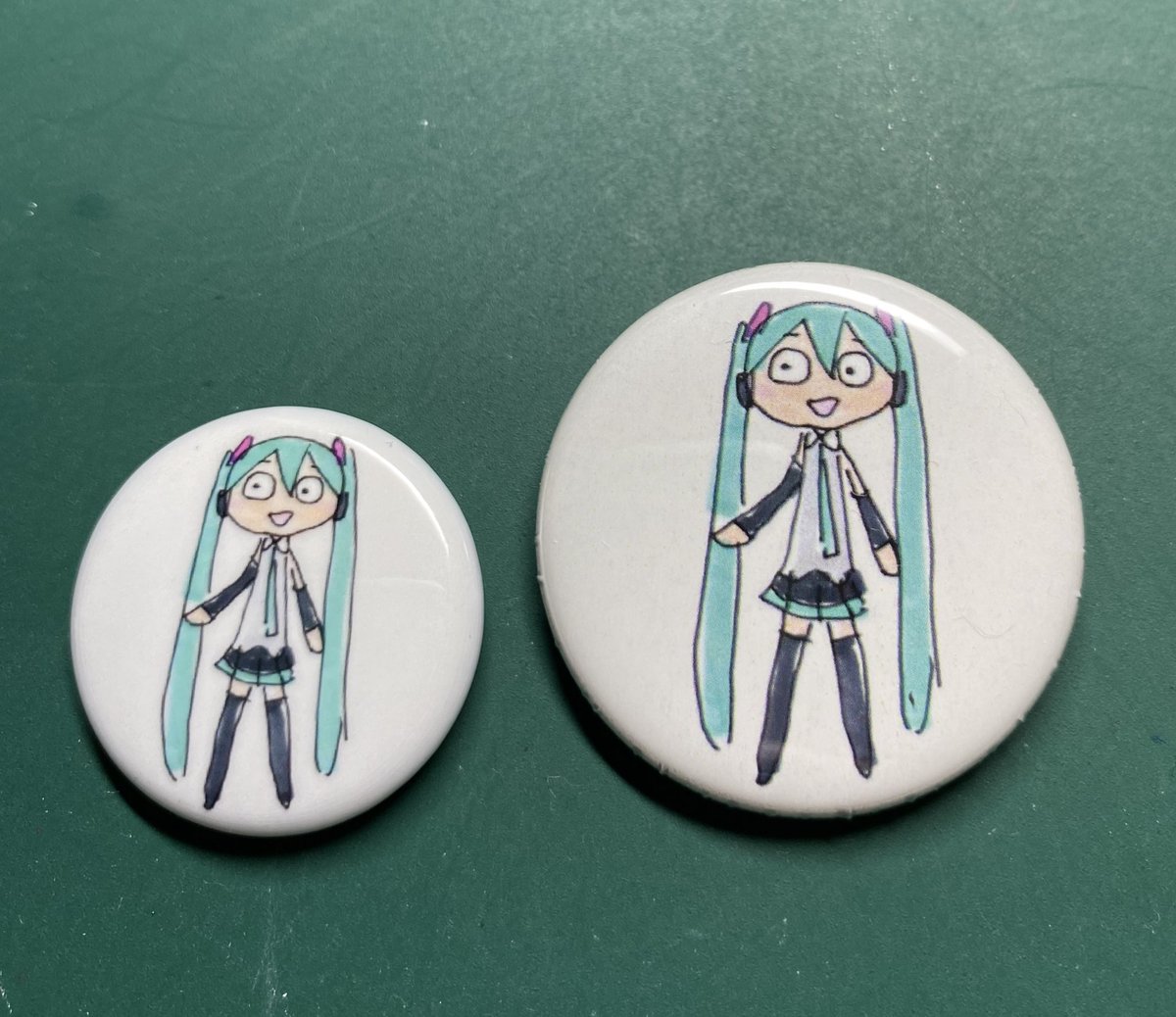 今回持っていったバッジ、実は10個だけちょっぴり大きいバージョンを作っていたんだけど持って行き忘れた（笑）