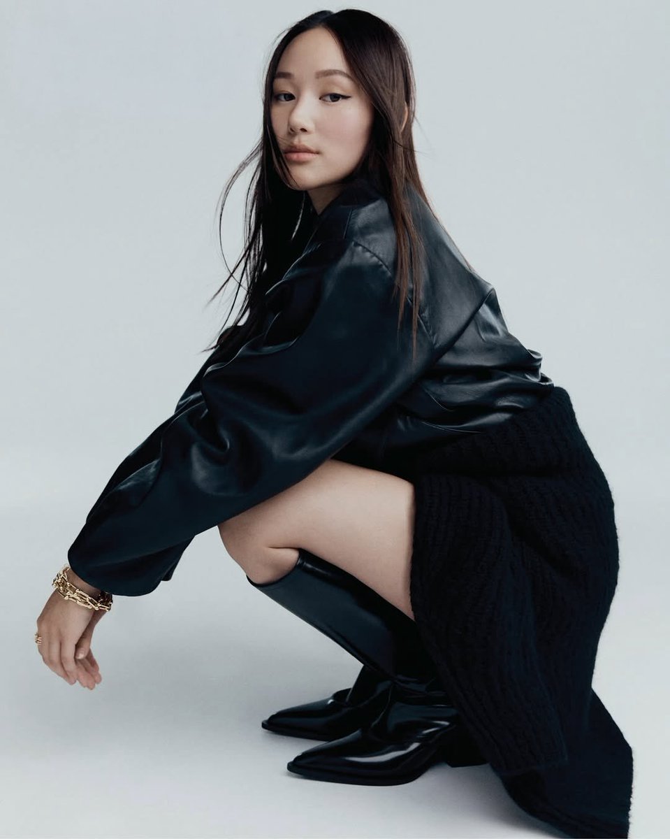 Yerin Ha photographed for Harper’s BAZAAR Australia. 📷
