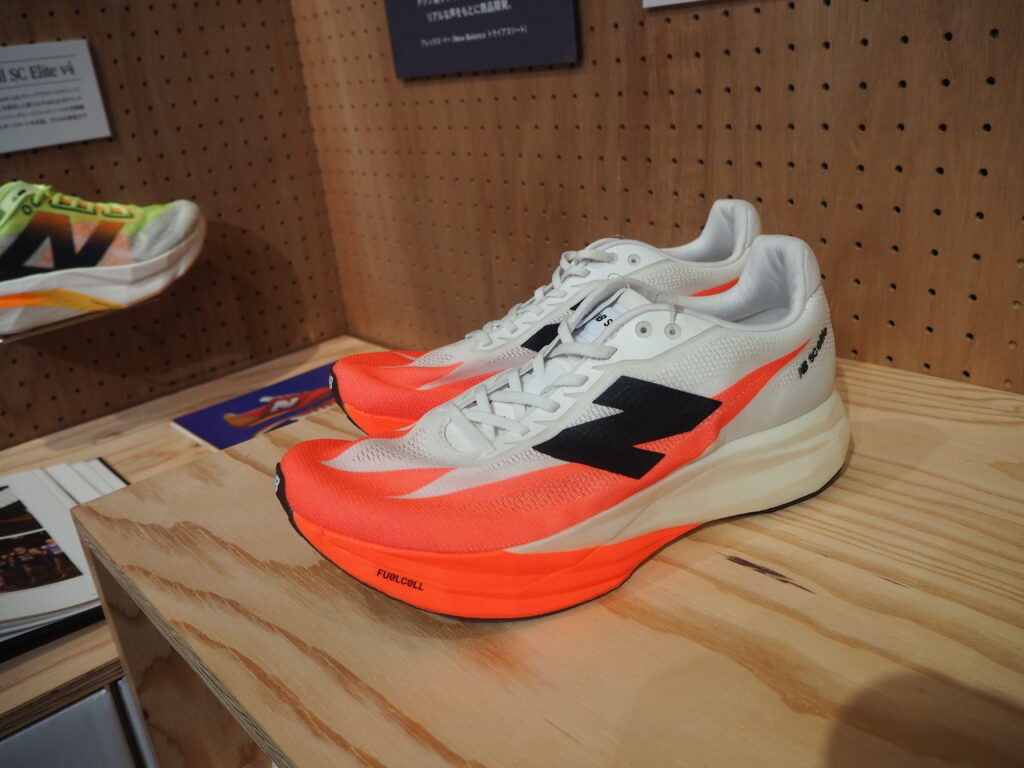 【RUNMEDIA記事公開】 
中村優のイベント潜入レポ
「New Balance Running Deep Dive ーFuelCell SuperComp Elite v5」 
runmedia.jp/new-balance-fu…

#newbalance  #ランニングシューズ #fuelcell 
<a href="/nkmr_yu_2020/">中村優</a>