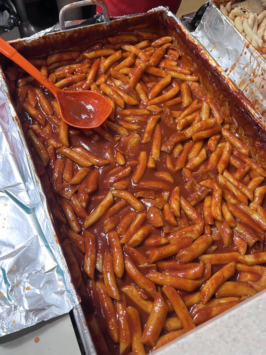 떡볶이 때깔 미쳐서 비결 여쭤봤는데
아가씨들이 비법 알아가서 장사할까봐 비밀이래
너무 귀여우시고 대박 맛있어