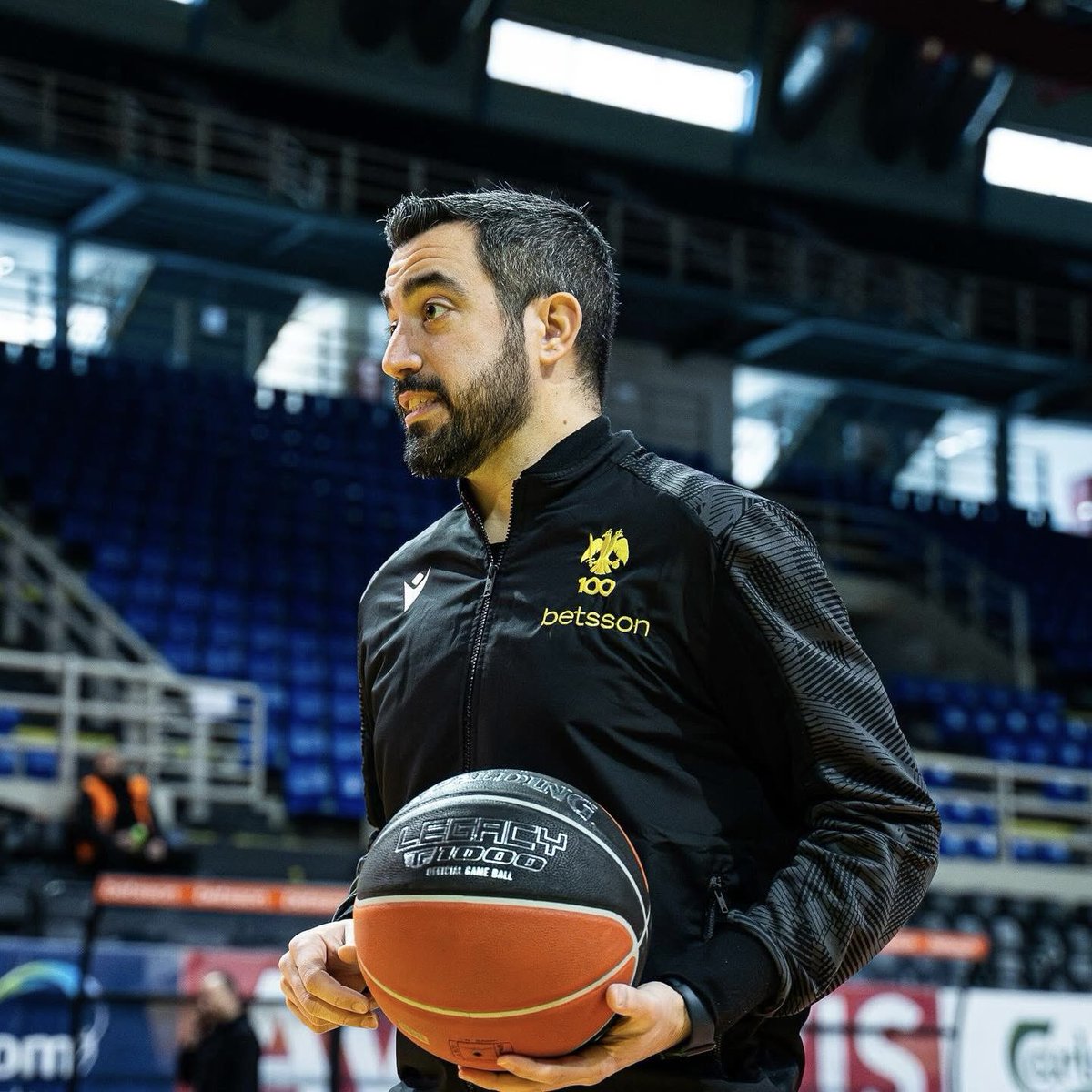 Ritrovarsi in bianconero 🫱🏽‍🫲🏽

Prentiss Hubb e Andrea Vicenzutto trascorreranno la seconda stagione consecutiva insieme dopo un'annata di successo in Grecia in maglia <a href="/aekbcgr/">AEK BC</a> 🟡⚫