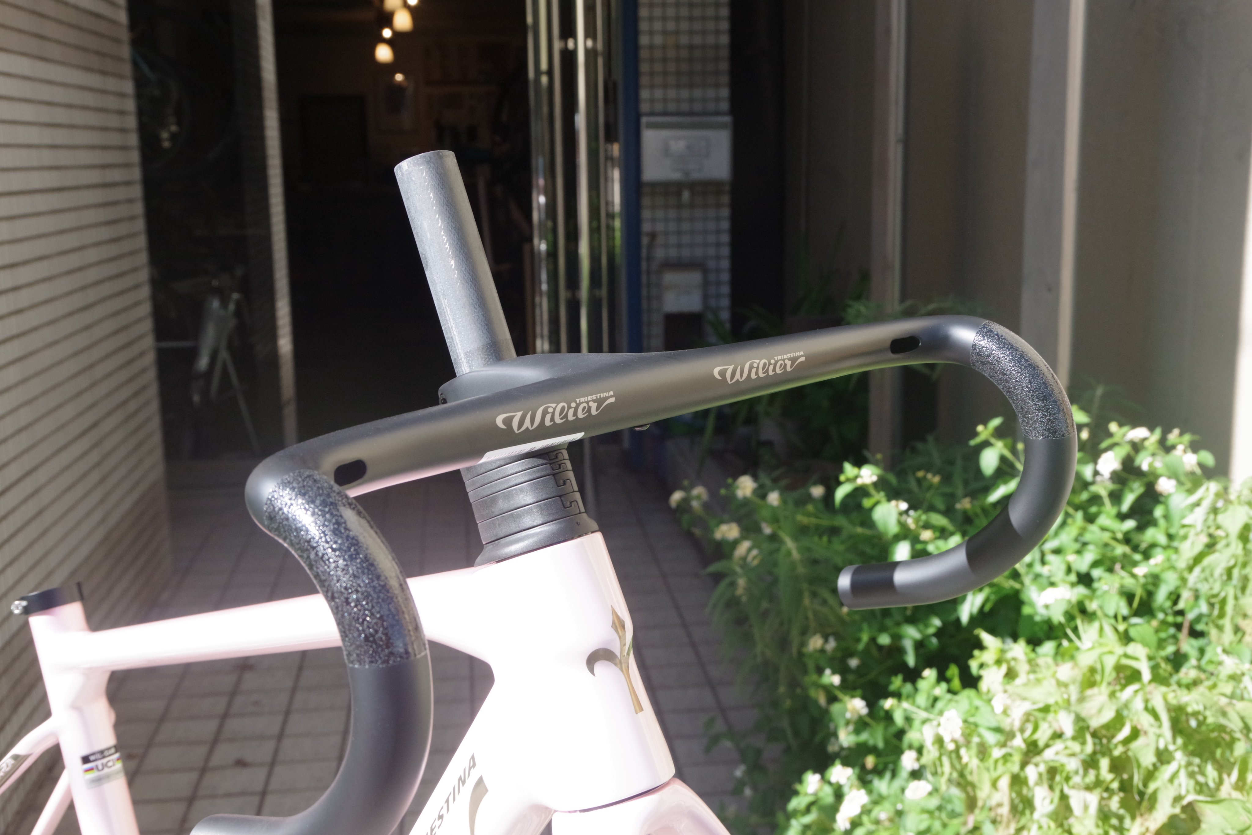 くろよん✳︎ セール】 チロリアンアクションソールスニーカー （スニーカー