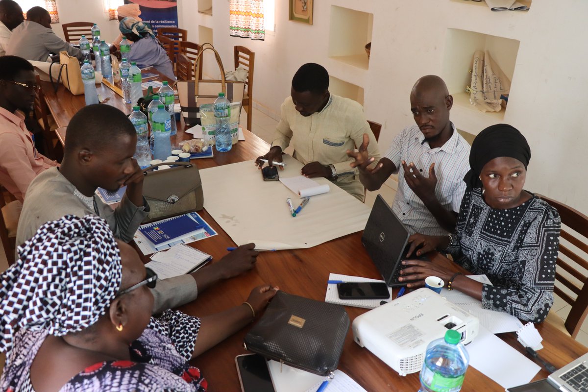 OIMSenegal's tweet image. À #Matam, 2 jours d’échanges pour prévenir la migration irrégulière et renforcer la résilience des communautés locales.
✔ Diagnostic partagé
✔ Solutions adaptées
✔ Feuille de route locale
Merci à tous les acteurs &amp;amp; à 🇸🇪 @Justitiedep pour l’appui !
@IOM_Nordics @IOMDenmark