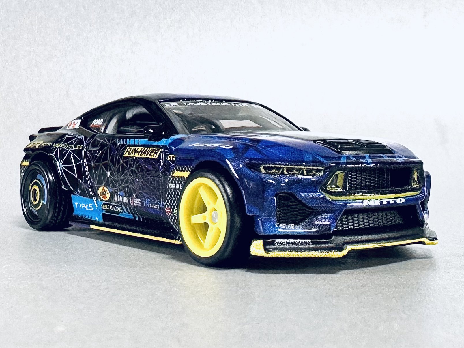 マスタング 1/42 ブルー Ford mustang 改造 レッド イエロー マスタング 1/42 ブルー Ford mustang 改造 レッド イエロー