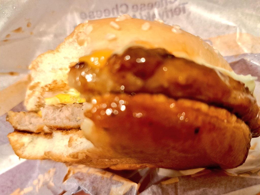 マクドナルド　チーチーダブチ×チーチーてりやき！どっちも美味かったから最終日また買っちゃったー🍔✨
