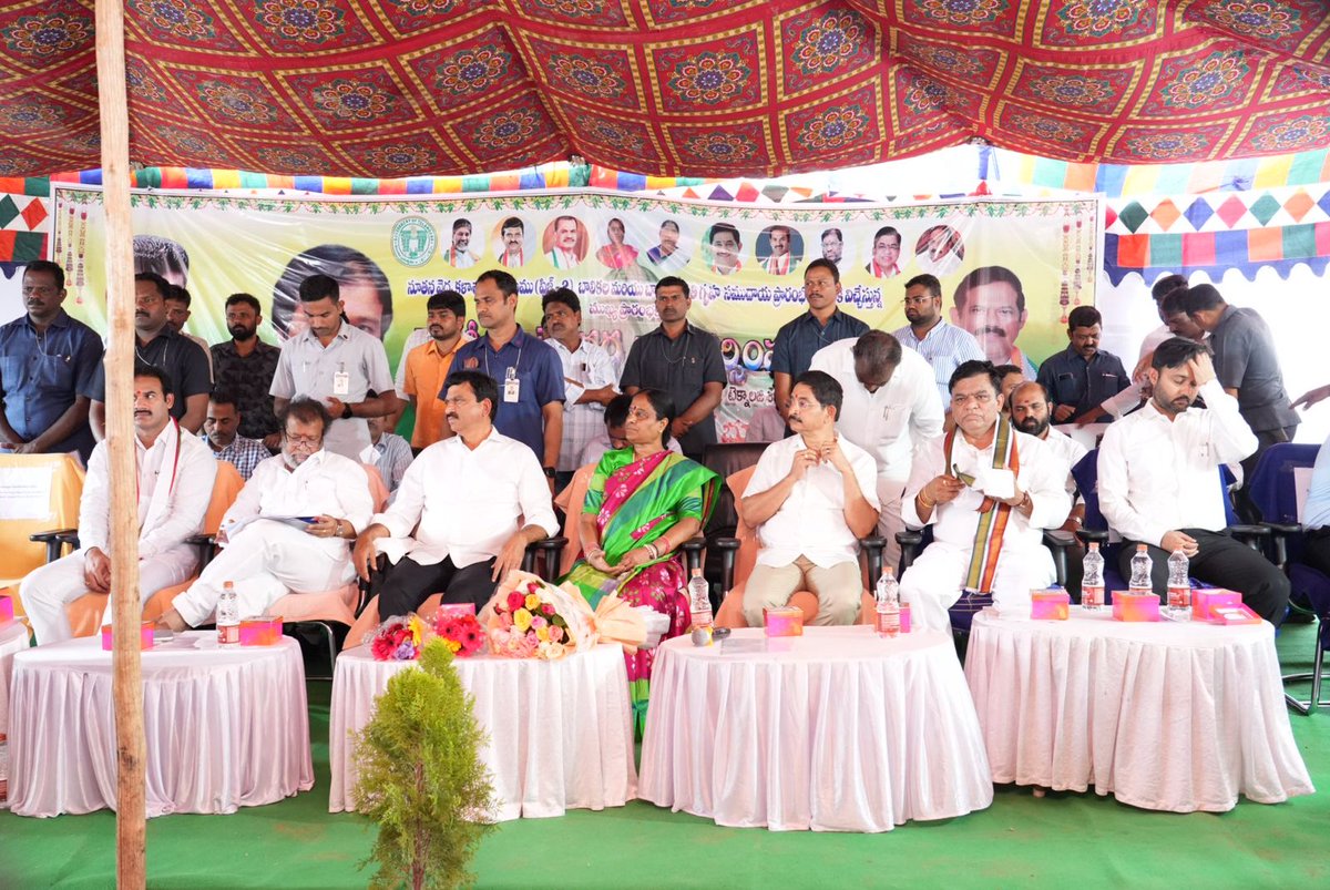 Konda Surekha (@iamkondasurekha) on Twitter photo ఉమ్మడి వరంగల్ జిల్లా పరిధిలోని మహబూబాబాద్ పట్టణం కేంద్రంలో మెడికల్, నర్సింగ్ కాలేజ్ ప్రారంభోత్సవ కార్యక్రమానికి రాష్ట్ర వైద్య ఆరోగ్యశాఖ మంత్రి <a href="/DamodarCilarapu/">Damodar Raja Narasimha</a> గారు, రాష్ట్ర రెవెన్యూ, హౌసింగ్, సమాచార శాఖ మంత్రి <a href="/INC_Ponguleti/">Ponguleti Srinivasa Reddy</a> గారు, ముఖ్యమంత్రి సలహాదారు <a href="/Vemnarenderredy/">Vem Narender Reddy</a> గారు, ఉమ్మడి వరంగల్ జిల్లా పరిధిలోని మహబూబాబాద్ పట్టణం కేంద్రంలో మెడికల్, నర్సింగ్ కాలేజ్ ప్రారంభోత్సవ కార్యక్రమానికి రాష్ట్ర వైద్య ఆరోగ్యశాఖ మంత్రి <a href="/DamodarCilarapu/">Damodar Raja Narasimha</a> గారు, రాష్ట్ర రెవెన్యూ, హౌసింగ్, సమాచార శాఖ మంత్రి <a href="/INC_Ponguleti/">Ponguleti Srinivasa Reddy</a> గారు, ముఖ్యమంత్రి సలహాదారు <a href="/Vemnarenderredy/">Vem Narender Reddy</a> గారు,