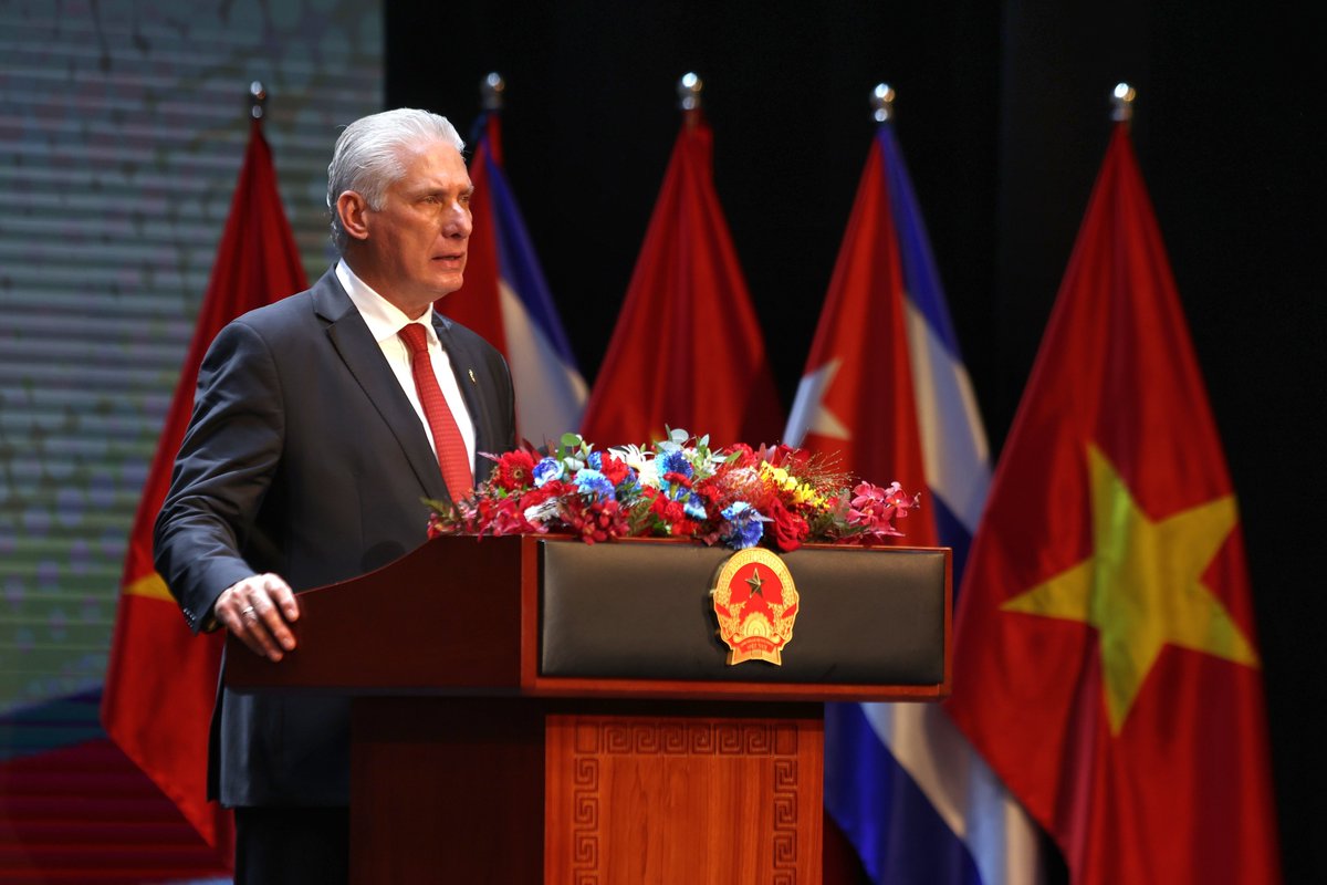 Cancillería de Cuba (@cubaminrex) on Twitter photo Discurso pronunciado por el presidente <a href="/DiazCanelB/">Miguel Díaz-Canel Bermúdez</a> con motivo del Aniversario 65 de las relaciones bilaterales entre #Cuba 🇨🇺 y #Vietnam 🇻🇳.
🔗cubaminrex.cu/es/discurso-pr… Discurso pronunciado por el presidente <a href="/DiazCanelB/">Miguel Díaz-Canel Bermúdez</a> con motivo del Aniversario 65 de las relaciones bilaterales entre #Cuba 🇨🇺 y #Vietnam 🇻🇳.
🔗cubaminrex.cu/es/discurso-pr…