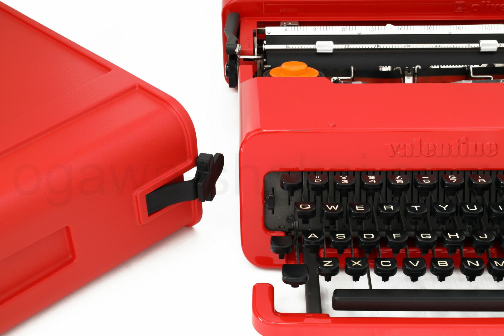 【希少】 Olivetti　valentine　タイプライター　f409 Olivetti Valentine Red Typewriter Vintage From Japan