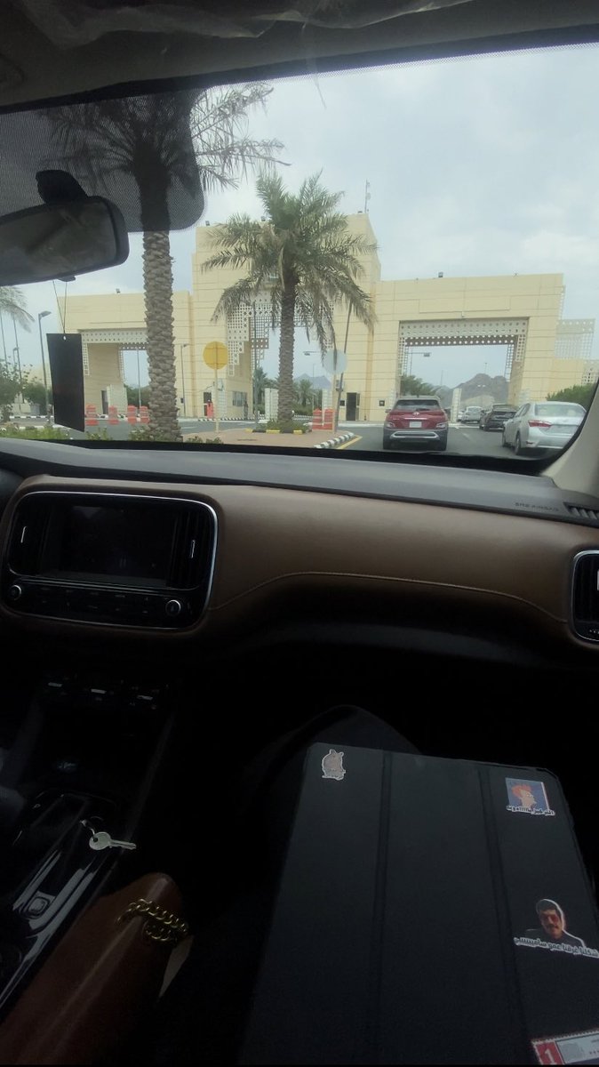 uxcrl's tweet photo. Back to uni 
أول اسبوع دوام بالمبنى الجديد 🤳🏼🤳🏼🤳🏼🤳🏼🤳🏼 https://t.co/u5v0kM2PEn