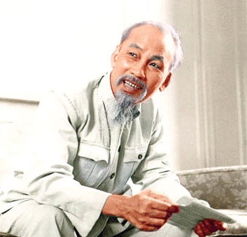 Recordamos al entrañable líder vietnamita #HoChiMinh, al conmemorarse el 56 aniversario de su fallecimiento.

Su legado continúa siendo referente para el Partido Comunista de Vietnam y ese hermano pueblo que hoy celebra el 80 aniversario de su independencia.
