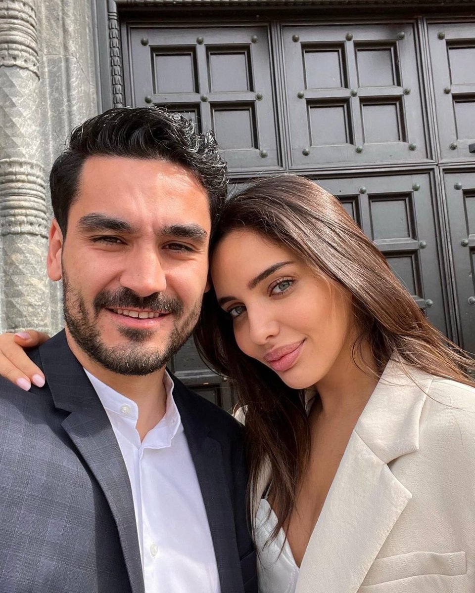 🦁GALATASARAYLI İLKAY!

İlkay Gündoğan, 2022 yılında nikahını Galatasaray'ın UEFA Kupası'nı kazandığı 17 Mayıs'ta ve maçın oynandığı şehir olan Kopenhag'da yaptı.