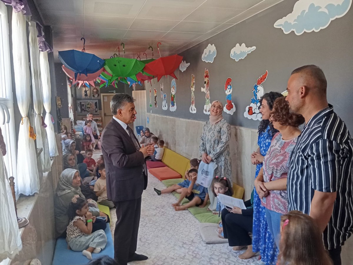 Millî Eğitim Müdürümüz Sayın Ekrem YURT, Uyum Haftası Etkinlikleri kapsamında Şehit Doğan Kaya İlkokulunu Ziyaret Etti.
Müdürümüz, "Uyum Eğitimi Programı" kapsamında Şehit Doğan Kaya İlkokulunu ziyaret ederek sınıfları gezdi, okula yeni başlayan öğrencilerle sohbet etti