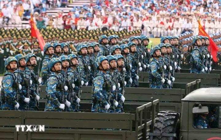 El Pte Díaz-Canel Bermúdez  participó en el impresionante desfile por el 80 aniversario de la Revolución de Agosto y el Día Nacional de #Vietnam, el que calificó luego como bello, patriótico, que mostró el legado de su independencia y la unidad de su pueblo. #Cuba