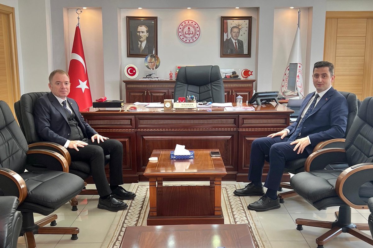 Kırşehir İl Millî Eğitim Müdürlüğü (@kirsehirmem) on Twitter photo Çiçekdağı Kaymakamı Sayın Murat Görmüş, İl Millî Eğitim Müdürümüz Yasin Gülsen’i ziyaret etti. Bu nazik ziyaretleri için kendilerine teşekkür ederiz.
<a href="/tcmeb/">Millî Eğitim Bakanlığı</a> <a href="/Yusuf__Tekin/">Yusuf Tekin</a>
<a href="/KirsehirValilik/">Kırşehir Valiliği</a> <a href="/DemiryurekSefa/">Murat Sefa Demiryürek</a>
<a href="/CicekdagiK/">T.C. Çiçekdağı Kaymakamlığı</a>
<a href="/yasingulsen9/">Yasin🇹🇷🇹🇷🇹🇷</a> Çiçekdağı Kaymakamı Sayın Murat Görmüş, İl Millî Eğitim Müdürümüz Yasin Gülsen’i ziyaret etti. Bu nazik ziyaretleri için kendilerine teşekkür ederiz.
<a href="/tcmeb/">Millî Eğitim Bakanlığı</a> <a href="/Yusuf__Tekin/">Yusuf Tekin</a>
<a href="/KirsehirValilik/">Kırşehir Valiliği</a> <a href="/DemiryurekSefa/">Murat Sefa Demiryürek</a>
<a href="/CicekdagiK/">T.C. Çiçekdağı Kaymakamlığı</a>
<a href="/yasingulsen9/">Yasin🇹🇷🇹🇷🇹🇷</a>