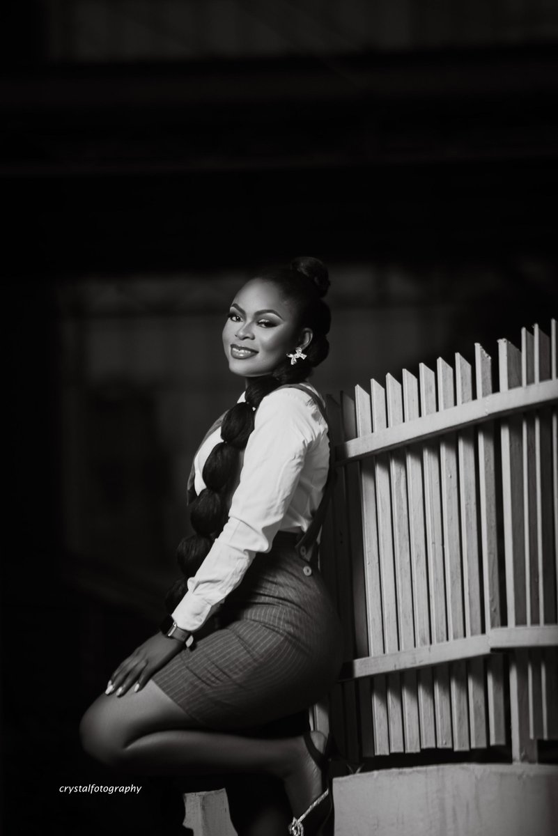 josephineomolol's tweet image. Every frame is more than a pose, it’s art in motion.
A new muse is ready to collaborate. 📸✨

#ModelInTheMaking #CreativeMuse #FashionForward