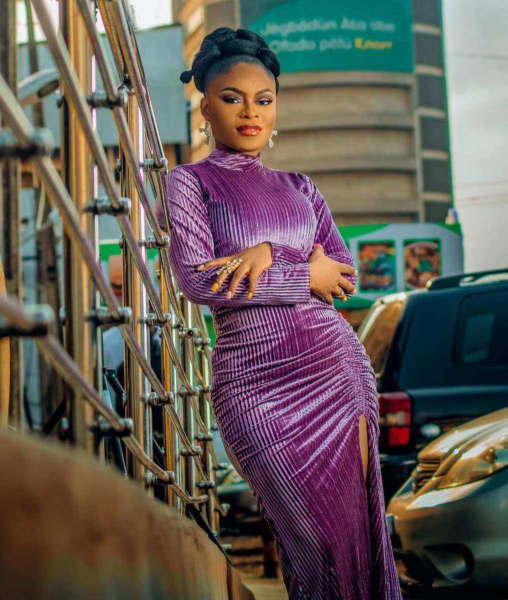 josephineomolol's tweet image. Every frame is more than a pose, it’s art in motion.
A new muse is ready to collaborate. 📸✨

#ModelInTheMaking #CreativeMuse #FashionForward