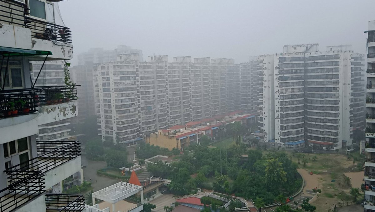 KavyaPosts's tweet photo. my immune system saw rain and said nah https://t.co/XMkhBHBvI9