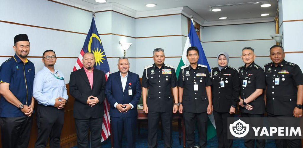 YAPEIM, Jabatan Imigresen Malaysia (JIM) perkasa kerjasama

Kuala Lumpur, 2 September 2025 - YAPEIM yang diketuai oleh Ketua Pengarah, Tuan Haji Zabidi bin Nasan telah mengadakan kunjungan hormat kepada Ketua Pengarah Jabatan Imigresen Malaysia, YBhg. Dato’ Zakaria bin Shaaban.