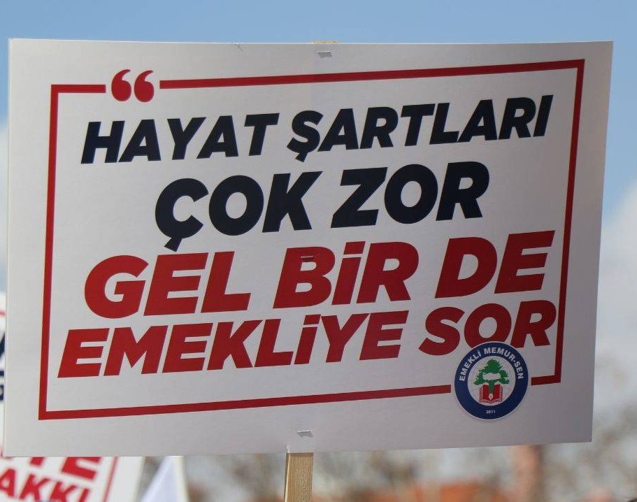 Desteğiniz için teşekkür ederiz Sayın Vekilim <a href="/fethigurer/">Ömer Fethi Gürer</a> Emekli Emekçi Sefalet içinde, Duyan yada duymak isteyen yok, Yeni Türkiye dedikleri düzende eski Türkiye'yi arar olduk
#TüikEliyleEmekliyeKıskaç
#5000KısmiyeKomplo
<a href="/herkesicinCHP/">CHP 🇹🇷</a> 
<a href="/eczozgurozel/">Özgür Özel</a>