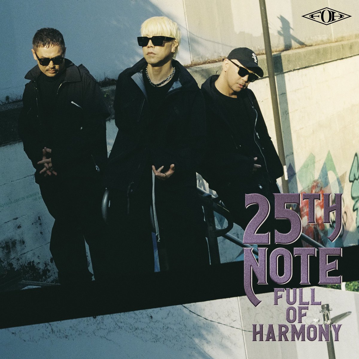 FullOfHarmony_'s tweet image. 10/22 発売25周年記念EP
「25th Note」のジャケット＆収録曲公開！

ファンもレコーディングに参加した新曲「Note」に加え、今井了介、AKIRAによるRemixなど、全5曲収録！

詳細はオフィシャルサイトから
foh.jp/contents/977225

#25thNote #FullOfHarmony