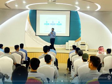 وكيل الجودة م.حسام اليوبي اثناء الندوة