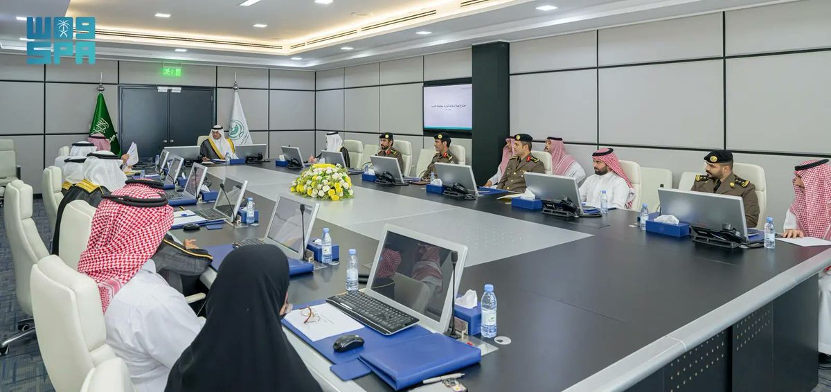 محافظ الأحساء يرأس اجتماع لجنة السلامة المرورية بالمحافظة.
spa.gov.sa/ar/w2389143
#واس_عام