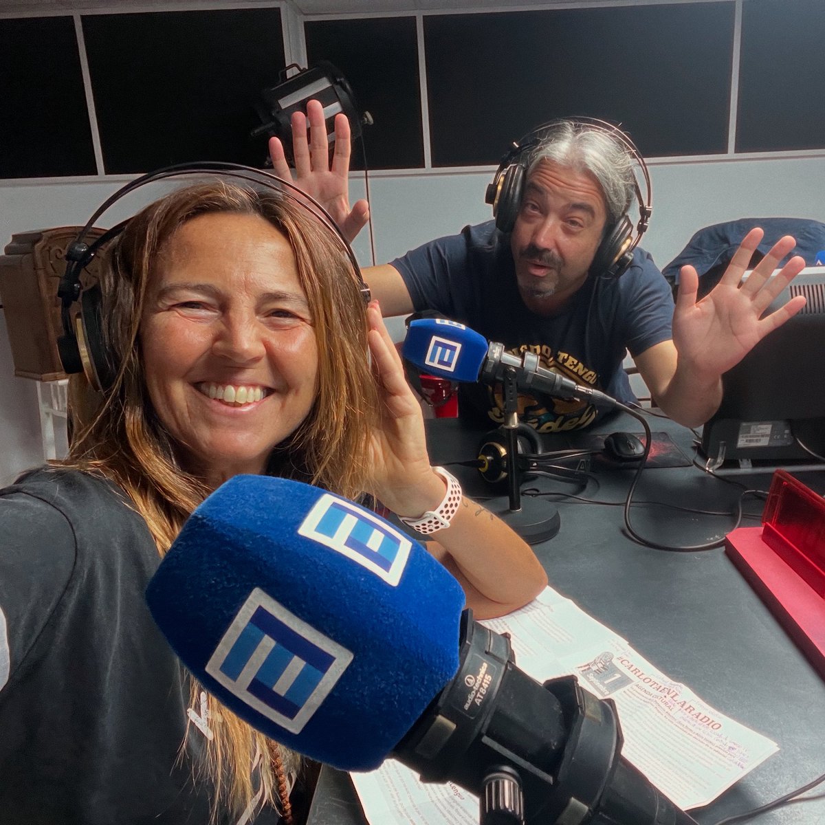 Si te perdiste ayer #Carlotaenlaradio en <a href="/LaBuenaTarde/">La Buena Tarde RPA</a> segundo audio: rtpa.es/audio:La-buena… Con <a href="/CervantesLib/">Librería Cervantes</a> <a href="/4letras/">Ave del paraíso</a> @labuenaletralibreria Lecturas recomendadas: #peligrodederrumbe de <a href="/pedrosimonros/">Pedro simón</a> <a href="/editorialespasa/">Editorial Espasa</a> y #vidaavida de #ángelguinda  <a href="/PoesiaUtil/">Olifante ediciones de poesía</a>