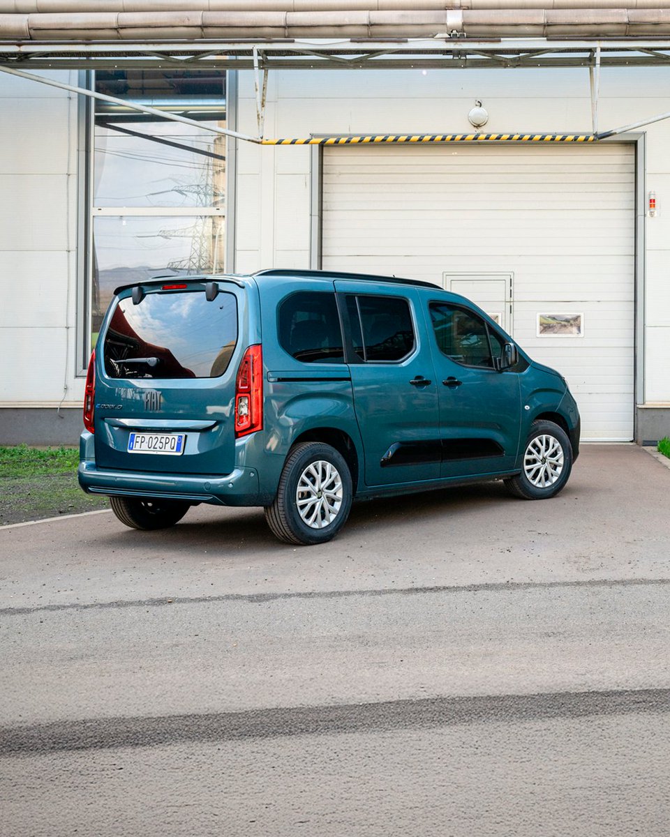 Povratak na posao. Povratak na put.
Fiat Doblò nudi prostor i udobnost koji su vam potrebni da prenesete svoj tim, svoje planove i svoje ciljeve na viši nivo.

#FiatProfessional #FiatPro #Doblò #EDoblò