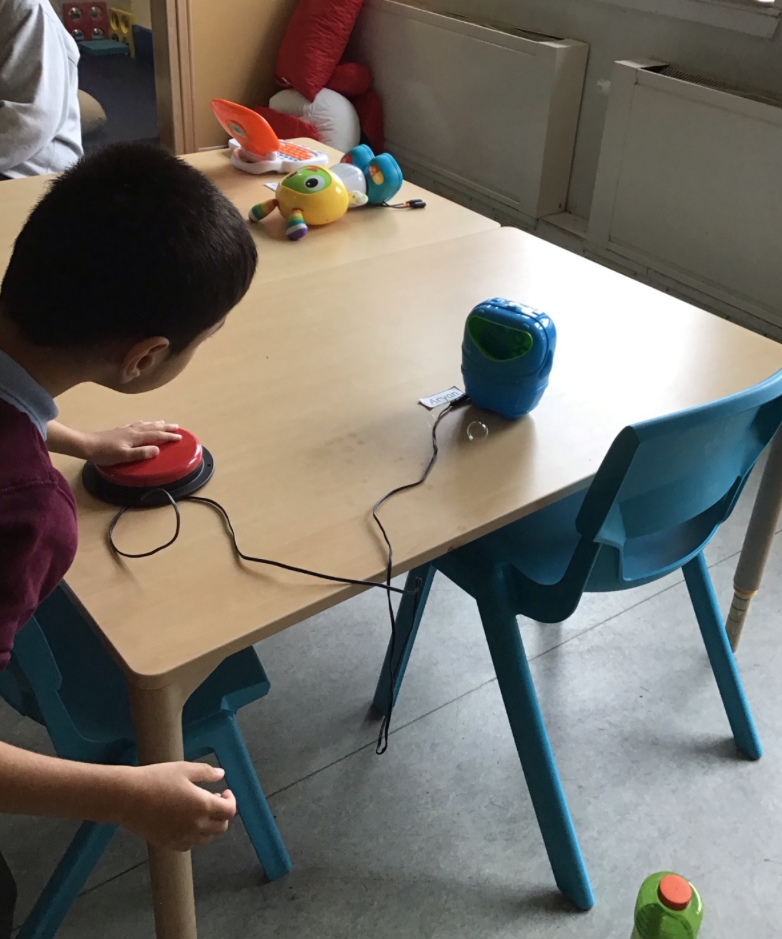 Beltrees class were exploring some switch toys yesterday. Switches are a great way to make toys accessible to children with additional support needs.