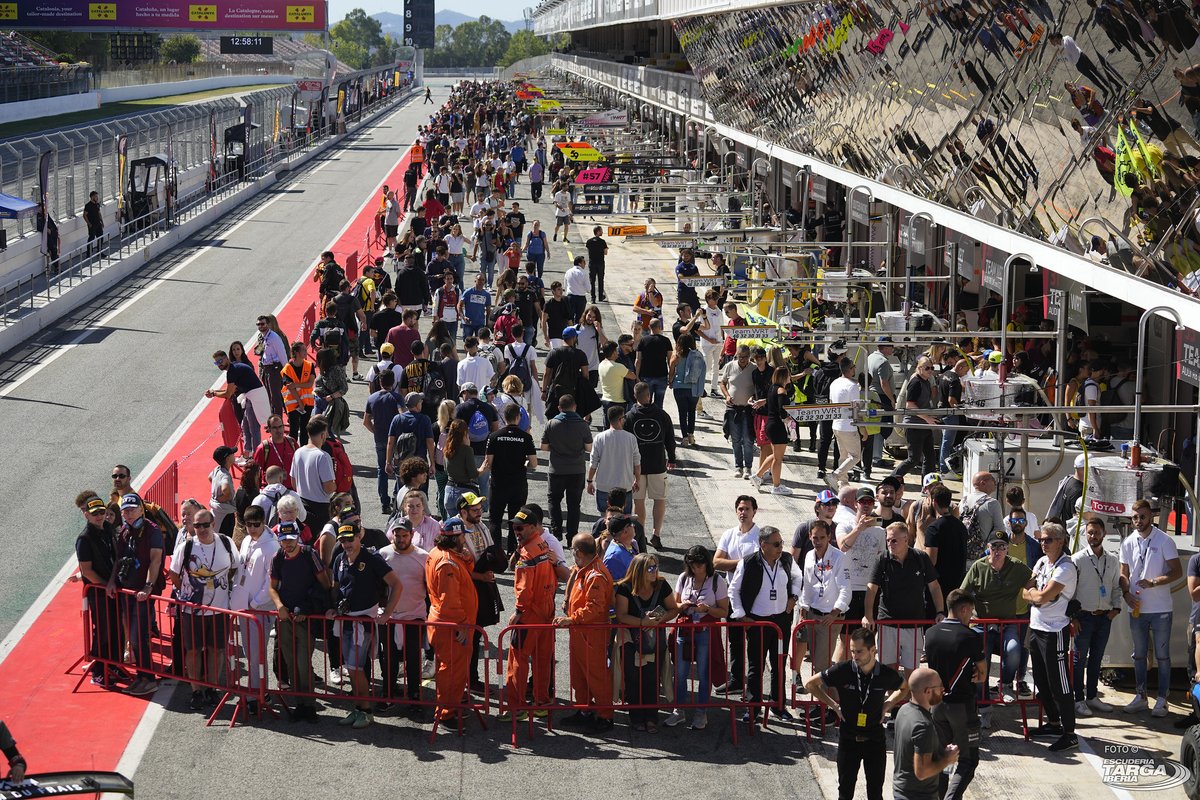 Tu entrada es el pase al mejor espectáculo de motores, pero… ¿quieres vivirlo a otro nivel? 🔥

Añade el complemento Grid Walk, Pit Walk o Visita Guiada y vívelo como nunca antes hubieras imaginado.