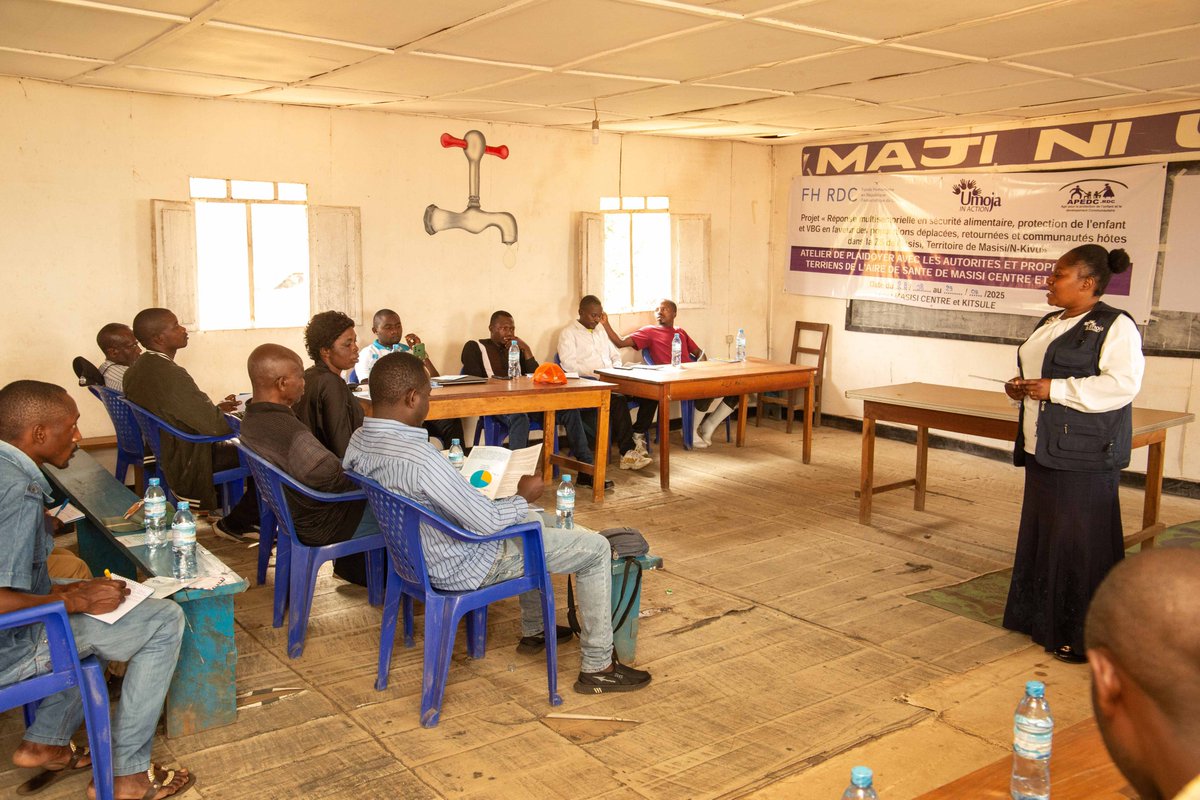 umojainaction's tweet photo. À Masisi, Umoja in Action a obtenu la signature de l’acte de cession temporaire des terres par les propriétaires terriens lors d’un atelier de plaidoyer.
Un pas décisif pour la sécurité alimentaire des bénéficiaires.
#UmojainAction #Masisi #NordKivu https://t.co/93BALXMxWE