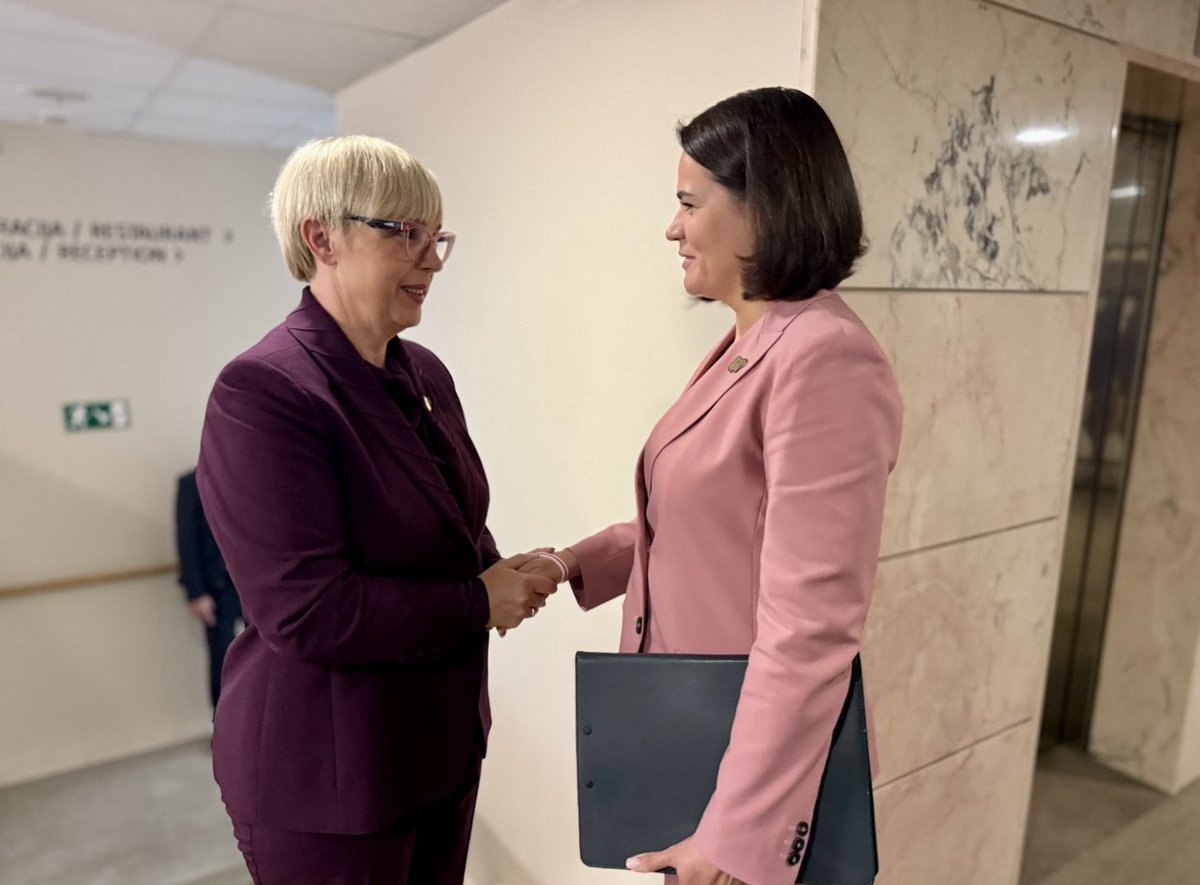 Thank you, Slovenia, for your warm support &amp; for hosting us at #BSF2025. I was glad to meet 🇸🇮 President <a href="/nmusar/">Nataša Pirc Musar</a> in Bled.

For 20 years, #BSF has brought European leaders together. Only through dialogue, cooperation &amp; trust can we secure our common future.

#BledStrategicForum