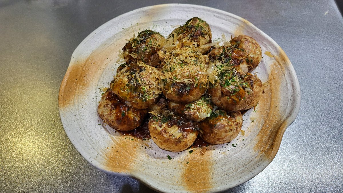 久しぶりにたこ焼きー。
なかなかタコの半額にありつけなくてねー。
やっと半額を数個ゲットして余りは冷凍。