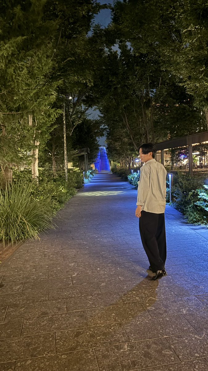 N_99Revolver's tweet image. 💇🚶