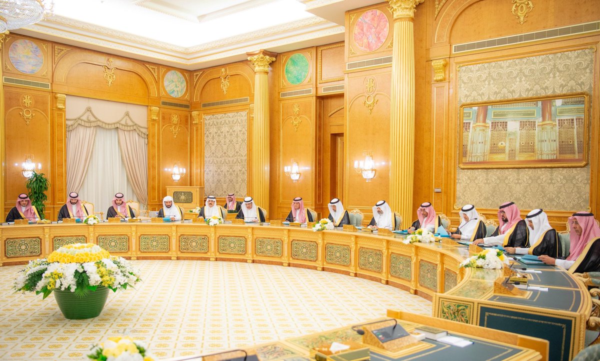 #مجلس_الوزراء يستعرض مجمل الأحداث في المنطقة والعالم لا سيما تطورات الأوضاع في الأراضي الفلسطينية المحتلة، والجهود الحثيثة التي تبذلها المملكة بالتواصل مع أعضاء المجتمع الدولي لإنهاء الكارثة الإنسانية في #غزة.

-