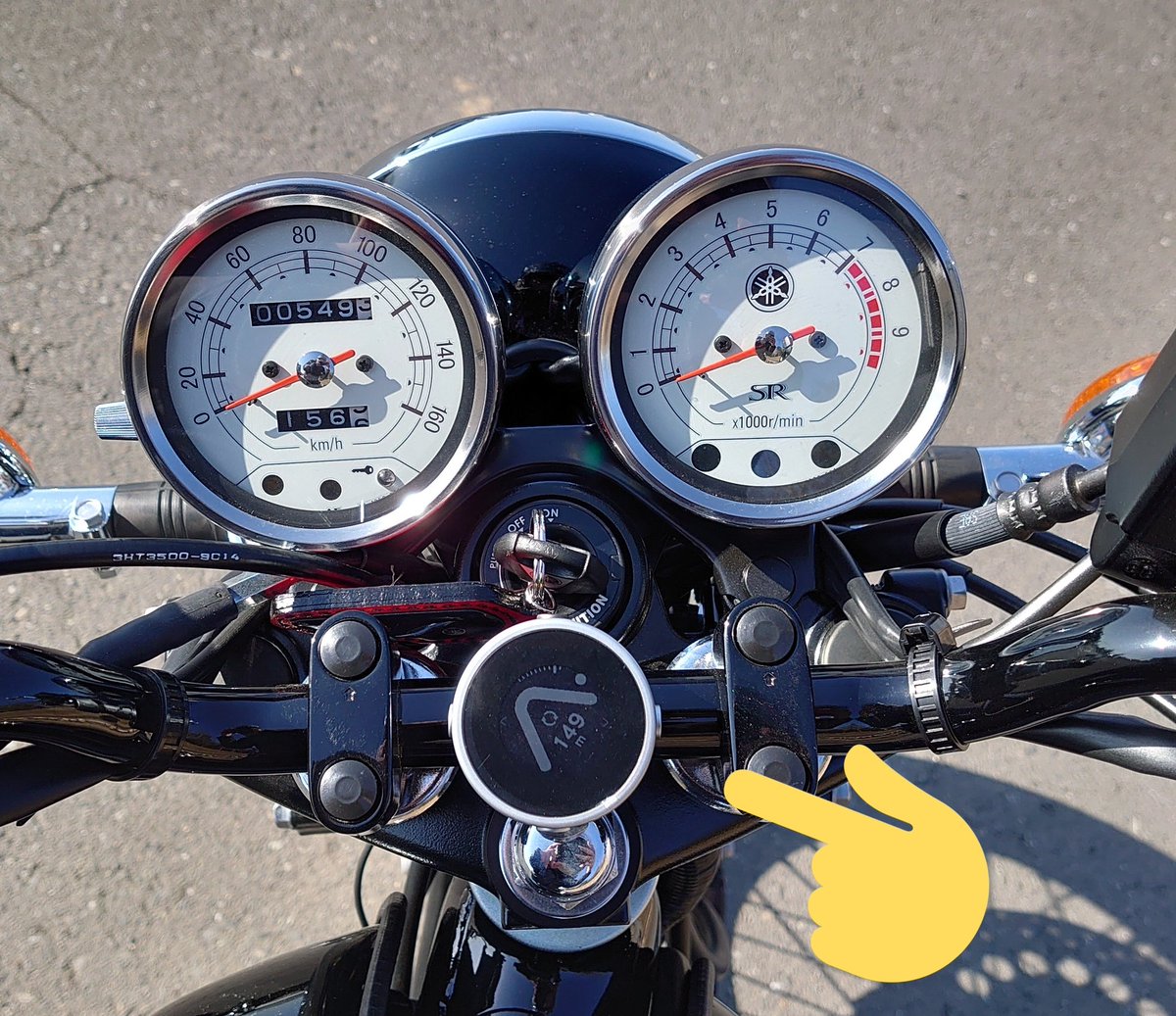 4zk_r57sr400's tweet photo. バイク用ナビを買い替え。
前の(写真右)がボタン押せなくなったり、充電出来なくなったので、IIを買いました。
#BeeLineMoto https://t.co/DjwoBGbnjD