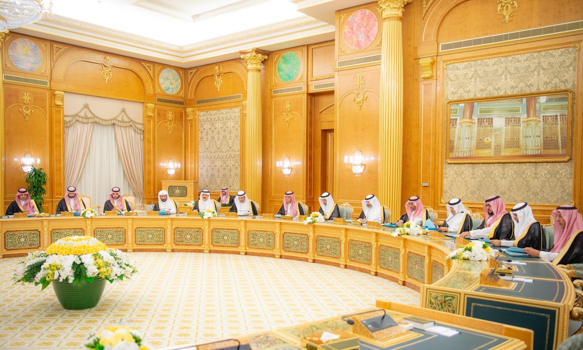 #مجلس_الوزراء يستعرض مجمل الأحداث في المنطقة والعالم لا سيما تطورات الأوضاع في الأراضي الفلسطينية المحتلة، والجهود الحثيثة التي تبذلها المملكة بالتواصل مع أعضاء المجتمع الدولي لإنهاء الكارثة الإنسانية في #غزة، وإدخال المساعدات الإغاثية والإنسانية إلى القطاع بالتعاون الكامل مع