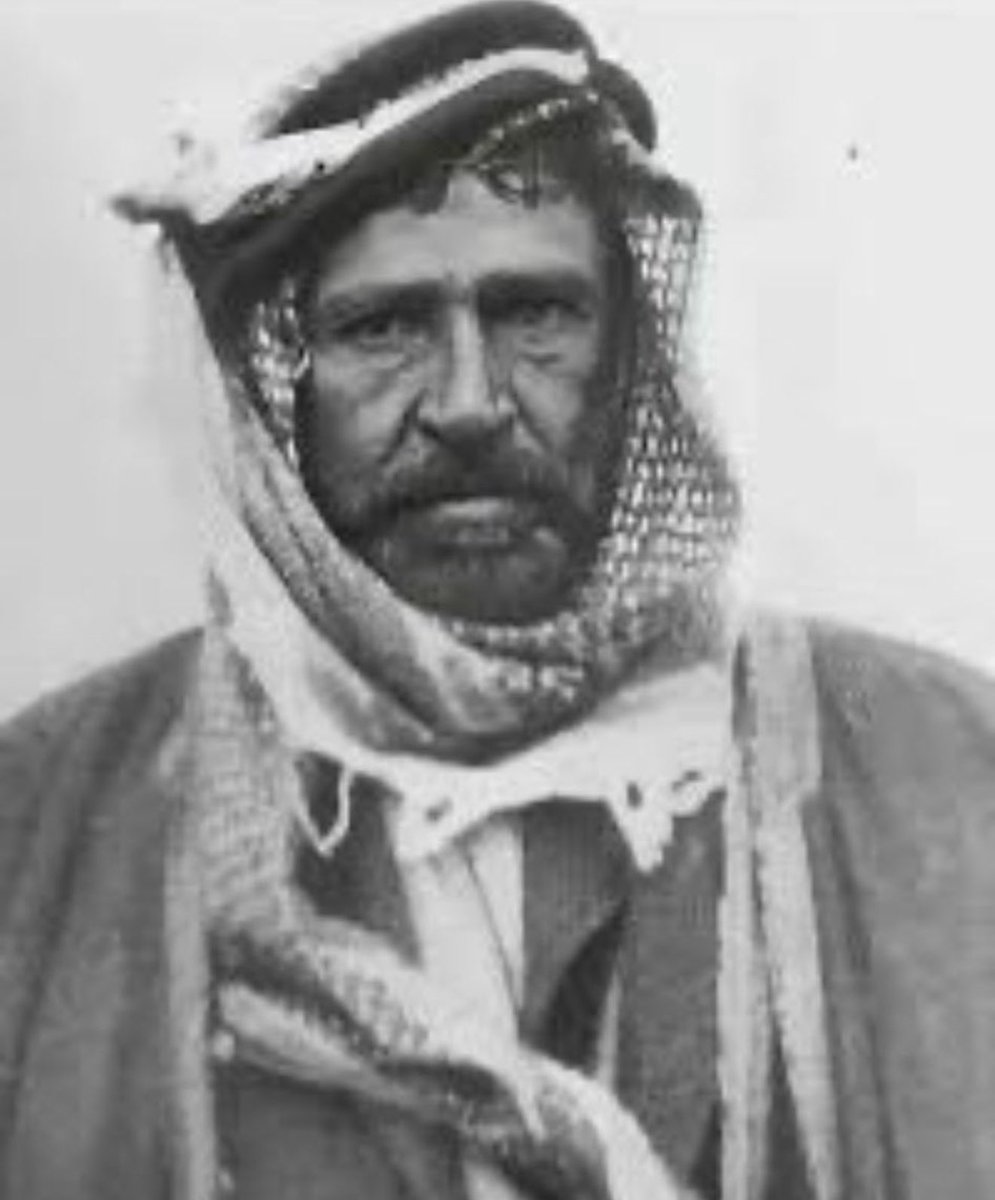 حنا عنزه 
:
:

ماتضرنا كلمة من اشباه الرجال
لو قدم الشينه وفيها ماذخر
وترى الصخر ماينحته غير العدال
وحنا العدال اللي نحت وجه الصخر
وحنا عنزه وافعالنا مثل الجبال
ويضمنا صدر السحاب امن الفخر
#ساره_تركي 
#عنزه
#فخامة_عنزه
#العنوز
#بني_وايل