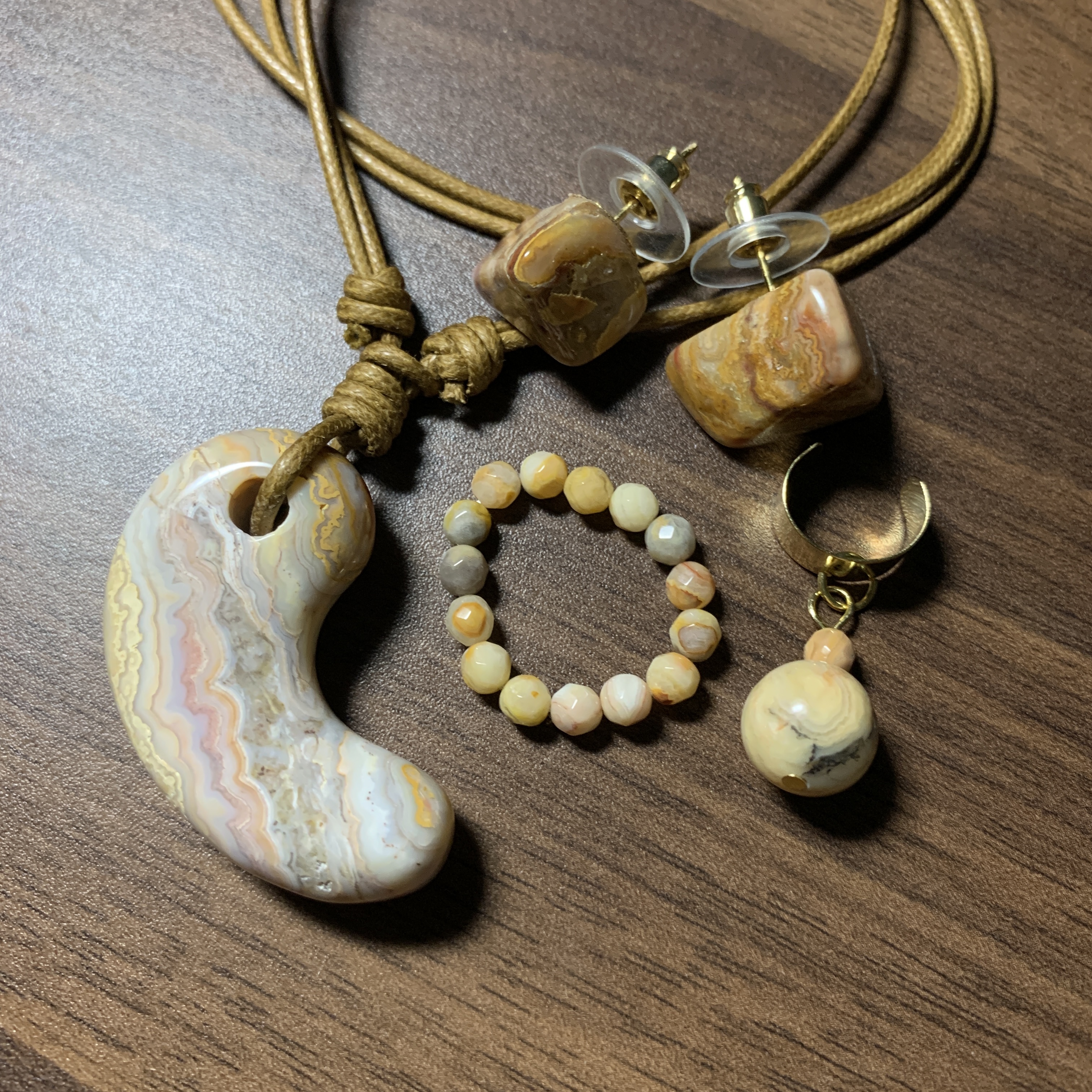 クレイジーレースアゲート短冊型 ピアスチャームとネックレストップ☆ K5アゲートチャーム｜ネックレスチャーム｜アガット 公式