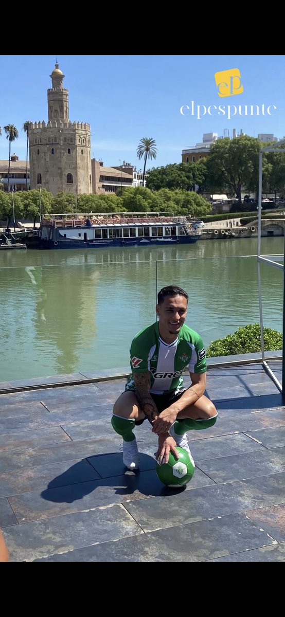 ‼️🟢Antony ya posa con la camiseta verdiblanca.

<a href="/elpespunte/">El Pespunte</a>