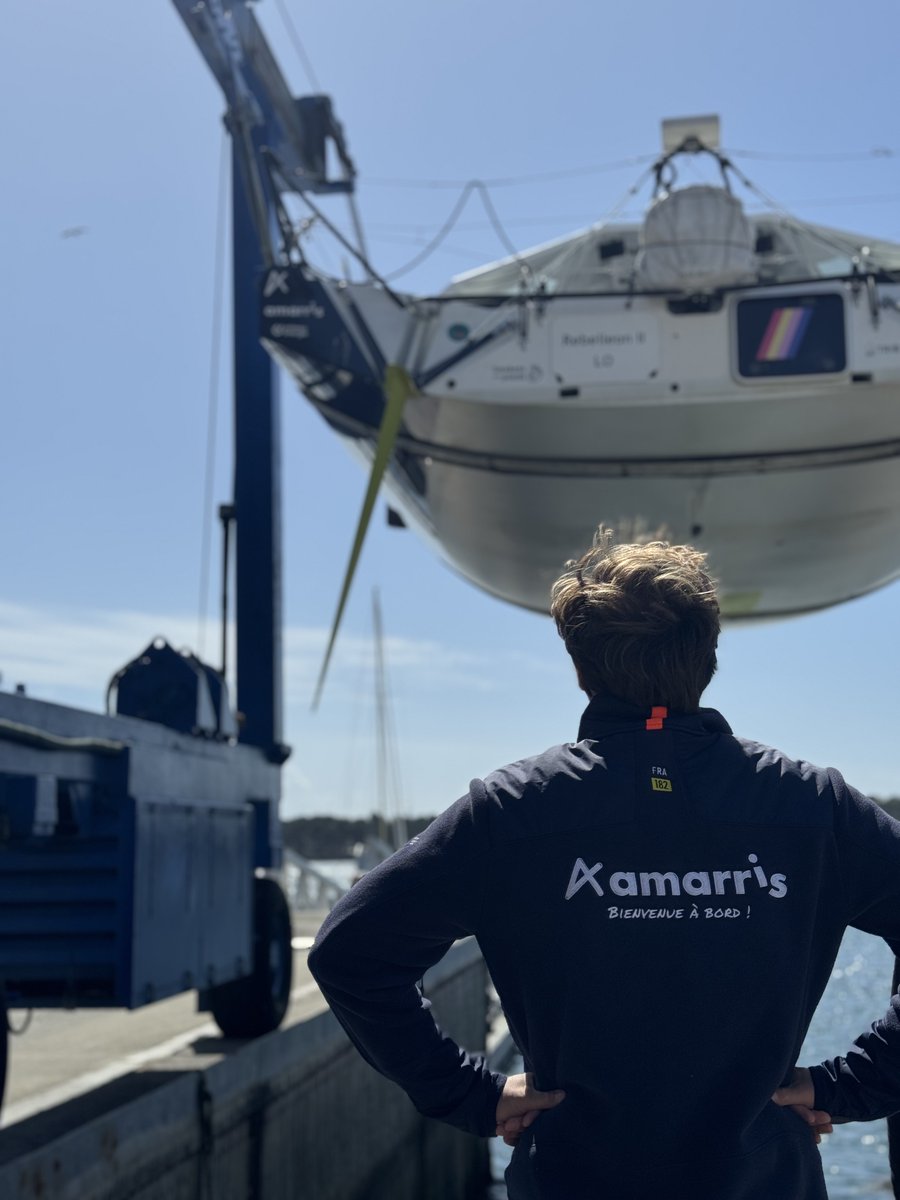 Après 3 mois hors de l’eau, le Class40 Amarris a enfin retrouvé son milieu naturel 🤩

Nous n’attendons plus que le mât pour naviguer et retrouver nos sensations ! Il doit quitter son chantier ces jours-ci 🤞 D’ici le 12 septembre notre bolide devrait être en ordre de marche 👊