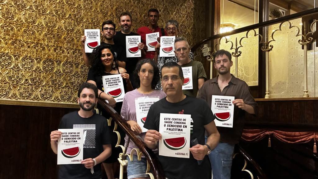 📍#HxHBaixoMiño 

📻105.1 FM🖥️ serbaixomino.com 

🎤 Conocemos las reivindicaciones de la Plataforma Sanidade Galega con Palestina con uno de sus impulsores, el médico del centro de salud de A Guarda <a href="/desdeoturonio/">Álvaro `★ˎ 🚩</a>