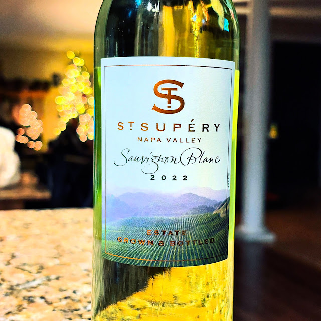 ICYMI on the #NittanyEpicurean the 2022 #NapaValley Estate #SauvignonBlanc from <a href="/StSupery/">St. Supery Estate Vineyards & Winery</a> #wine #california #californiawine #napa #napavalleywine #rutherford
nittanyepicurean.blogspot.com/2025/01/2022-s…