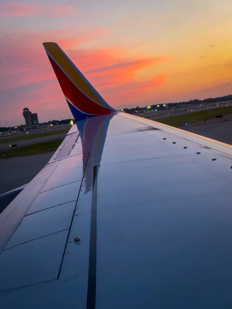 VegasHeidi's tweet image. Thx again @SouthwestAir for another on time departure! ✈️ #TimeToGoHome #LaborDayWeekend #VegasBound