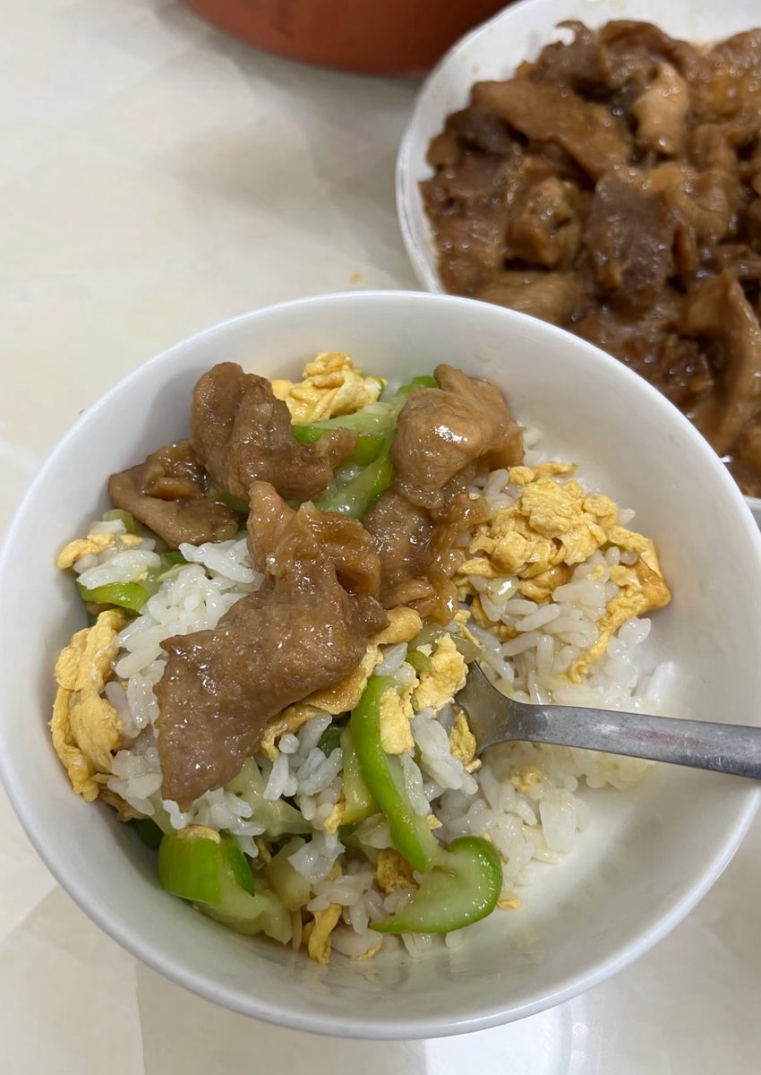 CONNIEZHOU2's tweet image. 香香～今天第一顿饭～