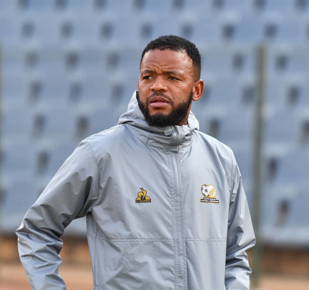 UnplayableZA's tweet image. 𝗠𝗕𝗨𝗟𝗘 𝗢𝗡 𝗕𝗔𝗙𝗔𝗡𝗔 𝗥𝗘𝗧𝗨𝗥𝗡!

"I’m happy to be back in the national team. As you all know it’s been a while without wearing national team colours. I’m glad to have worked my way back to the national team now it’s for me to work again to stay here," - #BafanaBafana…