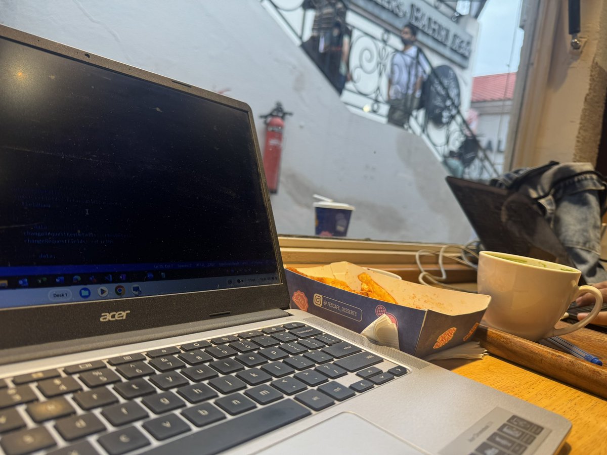 JahnaviNand771's tweet image. When home WiFi betrays you, cafés become your co-working space.
Coffee + code + chaos = productivity unlocked ☕💻
#DevLife #RemoteWork #CodeAndCoffee #ProgrammerHumor #WorkFromCafe