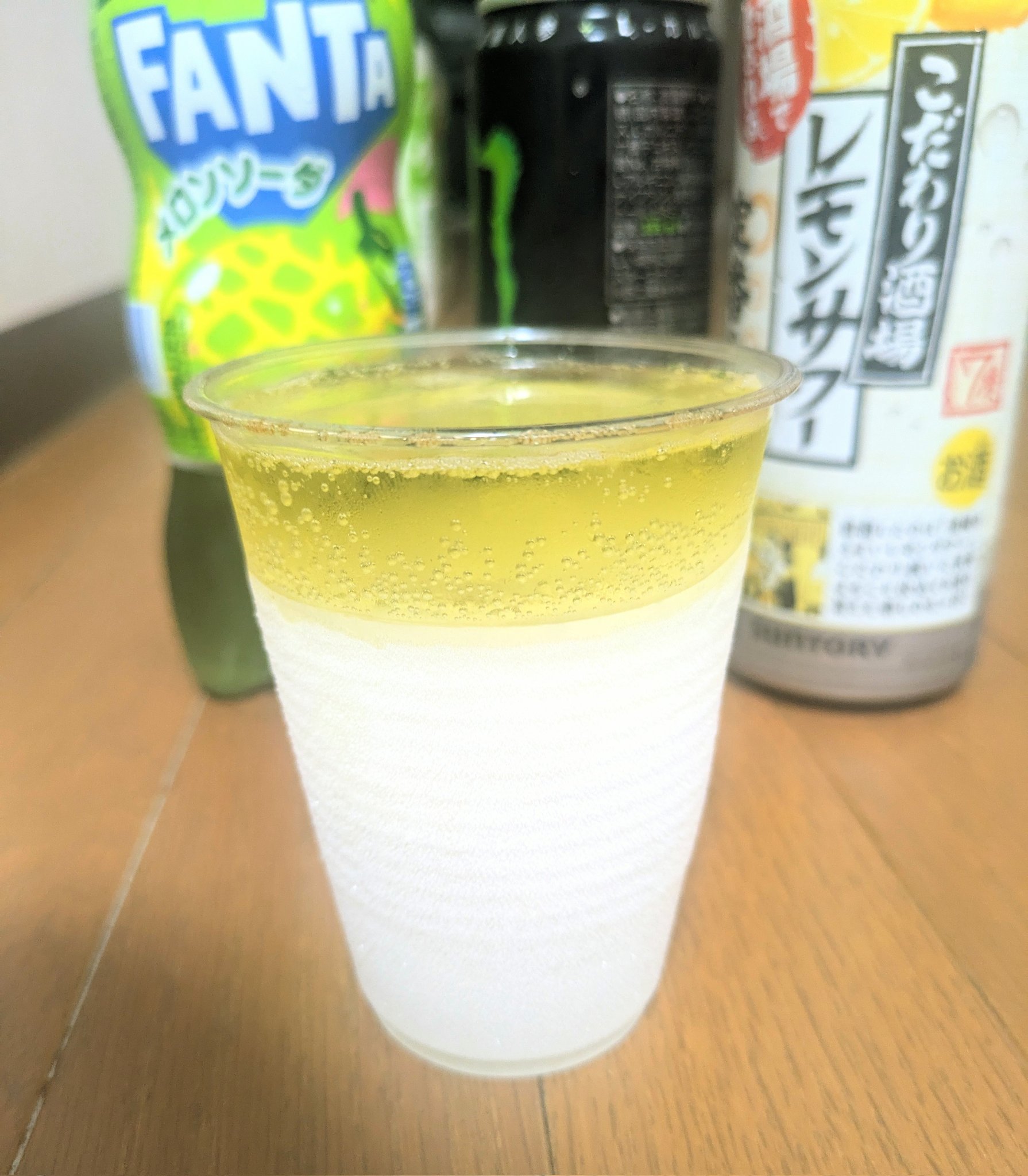 メロンソーダ様 サンガリア ふわっとメロンクリームソーダ缶350g (4902179022929